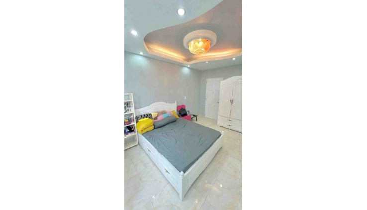 Bán Nhà 2 Tầng Lô Góc 40m2 chỉ Nhỉnh 3 Tỷ 2PN Gần Chợ Thủ Đức Trường Thọ Tặng Nội Thất Xịn